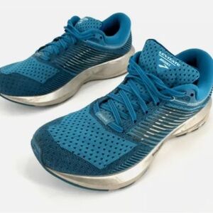 NWOB Womens Brooks Levitate